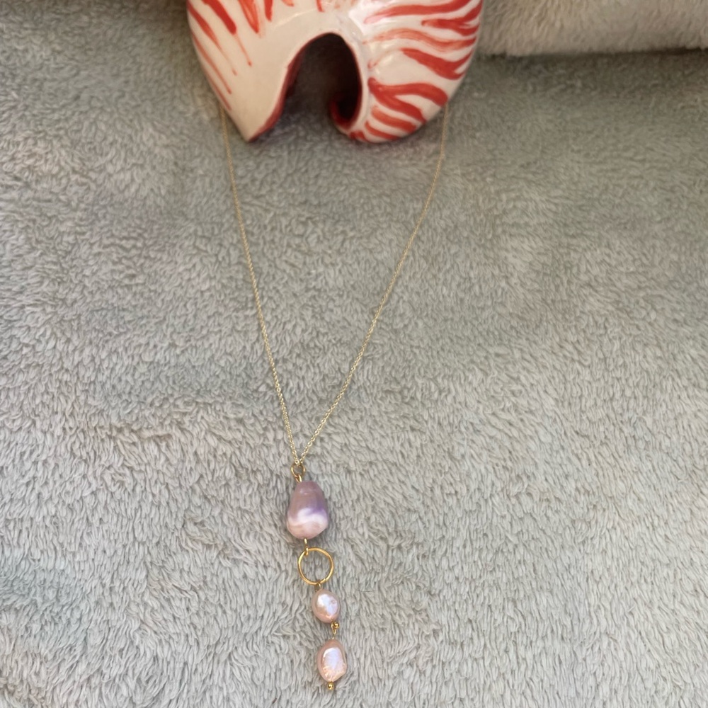 Gold Hawaiian shell and Pearl Drop Necklace